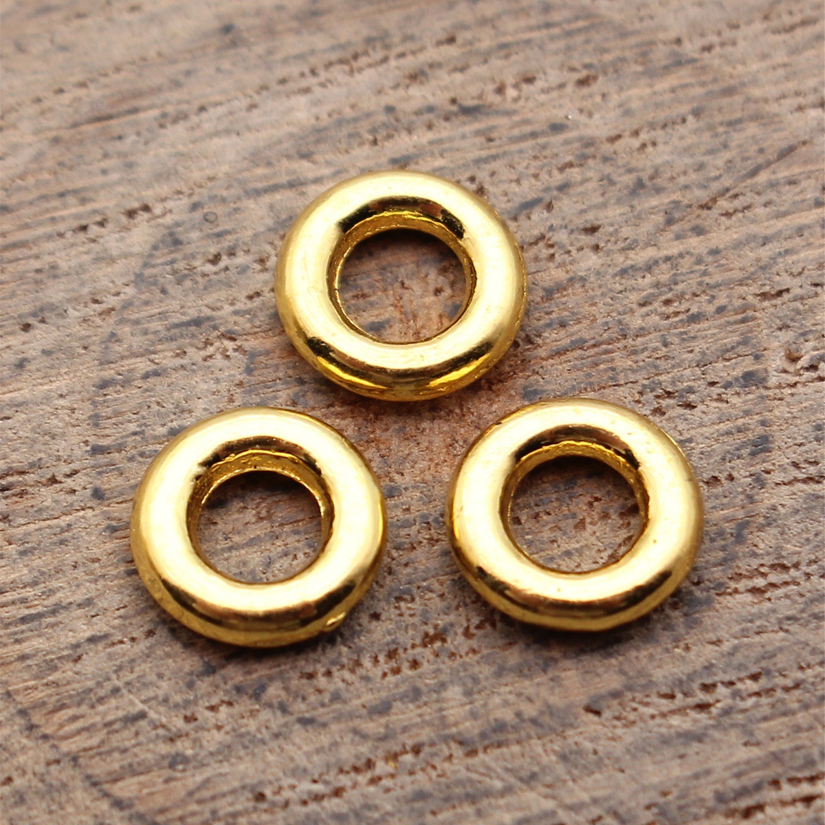 Round Charms Connector Cutout  - Resin Craft Supplies recension och pris
